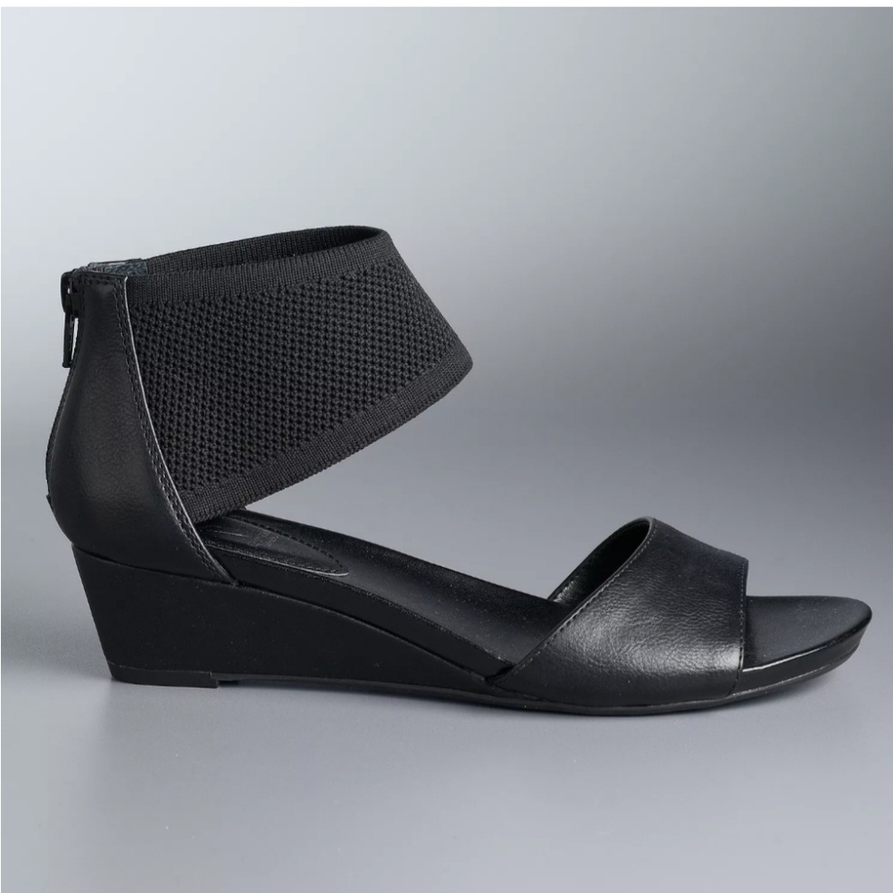 Simply Vera Wang Redfree Women's wedge sandals/ black / size 7